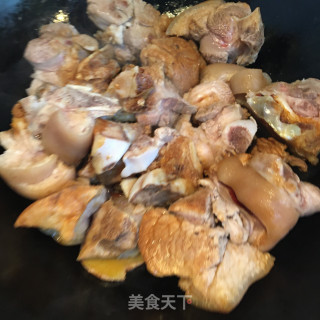 红烧肘子的做法步骤：7