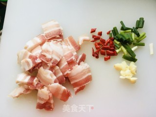 青瓜炒肉片的做法步骤：2