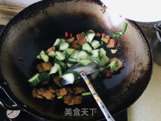 青瓜炒肉片的做法步骤：6