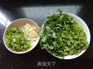 青椒碎炒空心菜的做法步骤：1