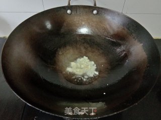 嫩南瓜炒火腿肠的做法步骤：3