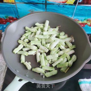 卤肉炖豆角的做法步骤：4
