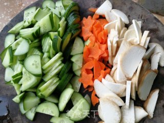 杏鲍菇黄瓜炒肉片的做法步骤：2