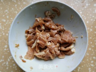 杏鲍菇黄瓜炒肉片的做法步骤：3