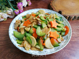 杏鲍菇黄瓜炒肉片的做法步骤：8