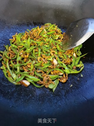 青椒炒肉丝的做法步骤：8