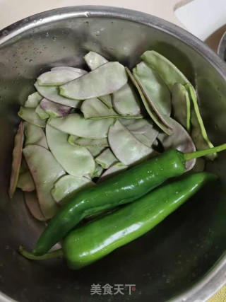 紫苏焖红扁豆的做法步骤：1
