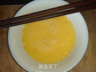 番茄炒蛋或是蛋炒番茄的做法步骤：2