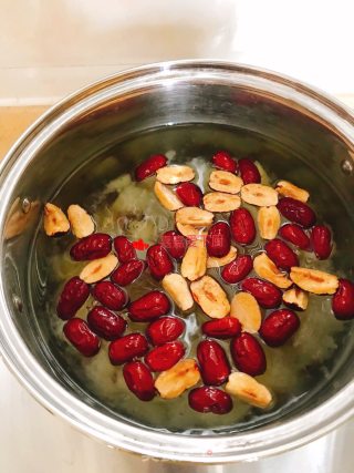 超多料美颜桃胶糖水的做法步骤：4