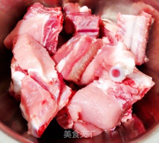 #炖菜#番茄香菇排骨煲的做法步骤：1