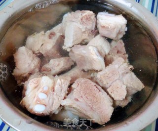 #炖菜#番茄香菇排骨煲的做法步骤：3
