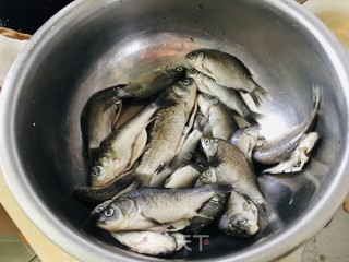 鲫鱼豆腐汤的做法步骤：1