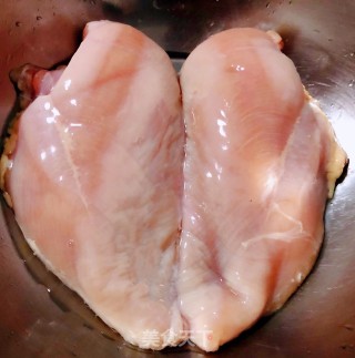 #清凉消暑#鸡胸肉蔬菜沙拉的做法步骤：1