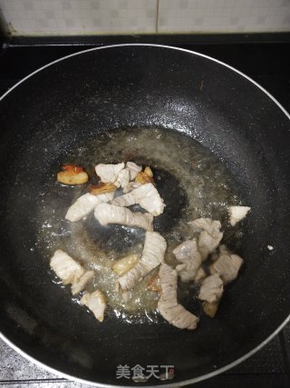 ????超下饭减肥瘦身????五花肉炒菜花的做法步骤：4