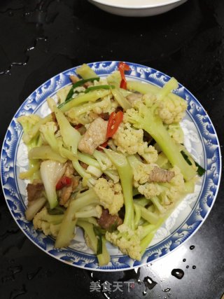 ????超下饭减肥瘦身????五花肉炒菜花的做法步骤：7