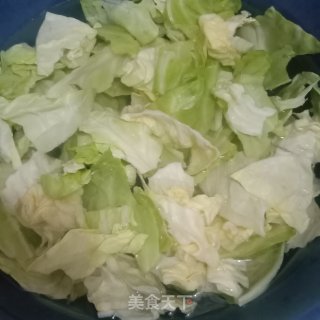 炝炒圆白菜的做法步骤：1