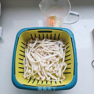 白玉菇蛋皮汤的做法步骤：1
