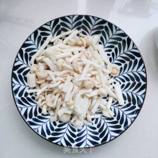 白玉菇蛋皮汤的做法步骤：2