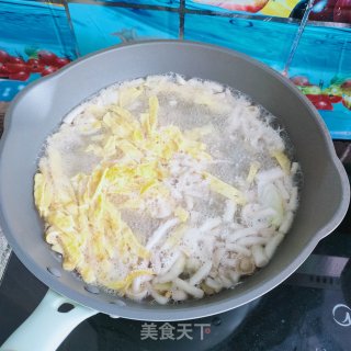 白玉菇蛋皮汤的做法步骤：10