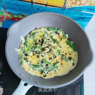 香葱海苔鸡蛋饼的做法步骤：6