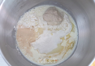 夏日专宠冰奶油面包，清清爽爽凉快吃！的做法步骤：1