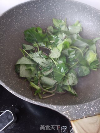 蒜香红薯叶的做法步骤：6