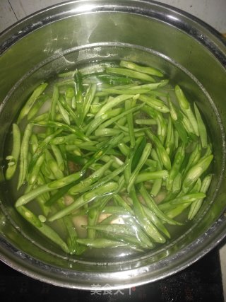 清炒四季豆的做法步骤：3