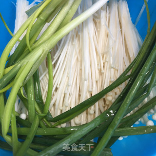 香葱鸡蛋煎金针菇的做法步骤：1