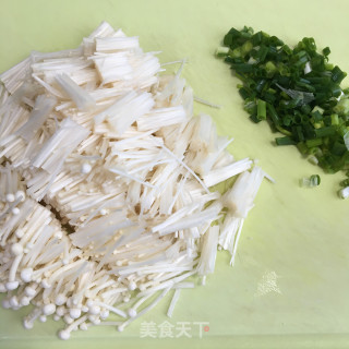 香葱鸡蛋煎金针菇的做法步骤：2