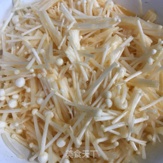 香葱鸡蛋煎金针菇的做法步骤：5