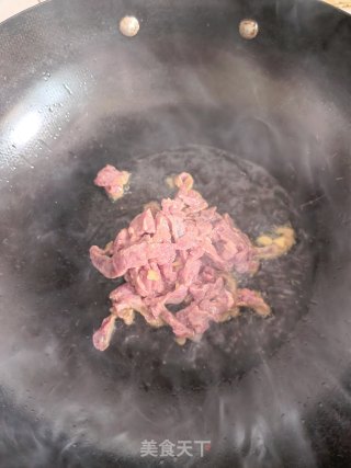 牛肉丝炒高笋的做法步骤：3