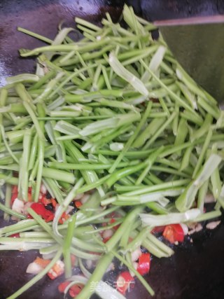 蒜香空心菜梗的做法步骤：5