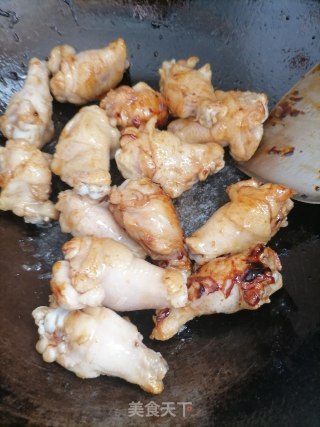 红烧鸡翅根的做法步骤：3