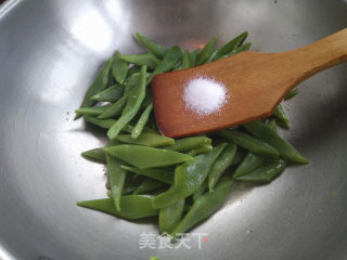 鸡蛋炒豆角的做法步骤：5