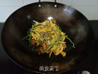 菠萝蜜炒肉的做法步骤：5
