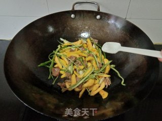 菠萝蜜炒肉的做法步骤：6