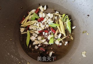 蒜蓉辣椒炒娃娃菜的做法步骤：3