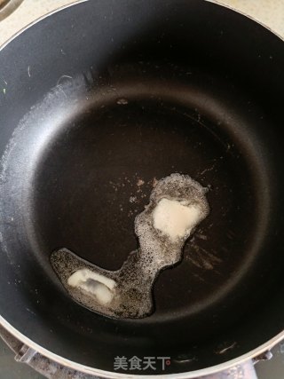 蛋饼菜叶汤的做法步骤：1