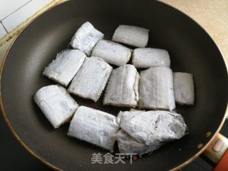 带鱼炖豆腐的做法步骤：4