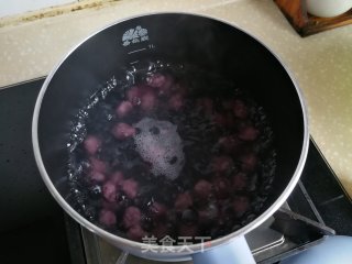 紫薯芋圆酒酿鸡蛋的做法步骤：2