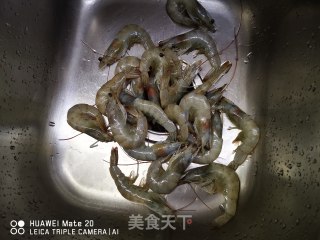 干锅虾的做法步骤：1