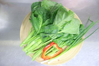 白灼芥兰的做法步骤：1