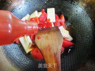 番茄炒豆腐干的做法步骤：6