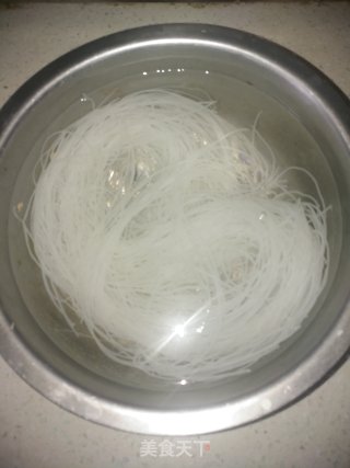 凉拌豆芽粉丝的做法步骤：1