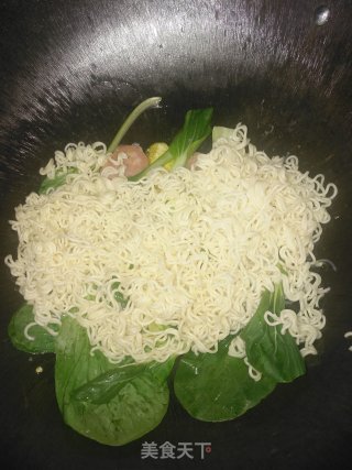 懒人版老干妈焖面的做法步骤：5