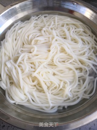 青椒鸡蛋面的做法步骤：5