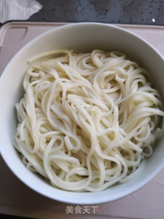 青椒鸡蛋面的做法步骤：6