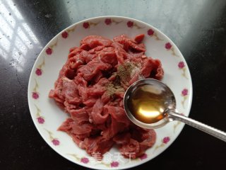 小炒牛肉的做法步骤：4