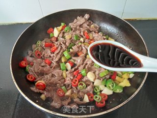 小炒牛肉的做法步骤：13