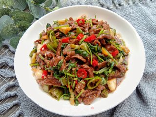 小炒牛肉的做法步骤：17